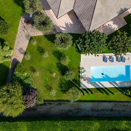 Villa Carini With 3000 Mq Garden & Heated Pool Castelnuovo del Garda Esterno foto