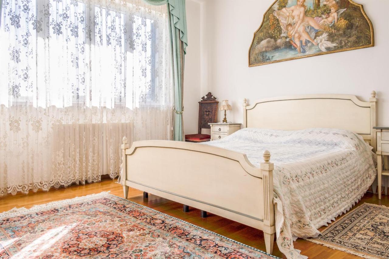 Villa Carini With 3000 Mq Garden & Heated Pool Castelnuovo del Garda Esterno foto