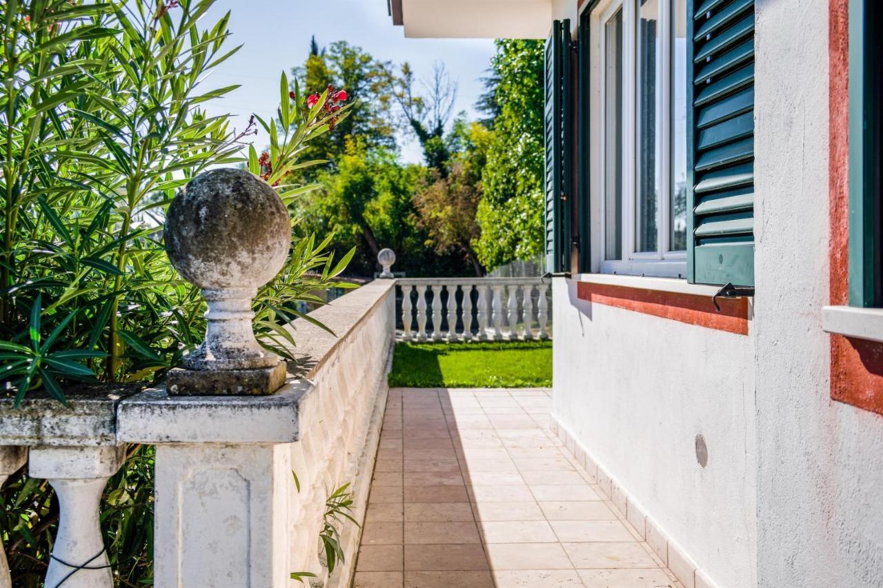 Villa Carini With 3000 Mq Garden & Heated Pool Castelnuovo del Garda Esterno foto