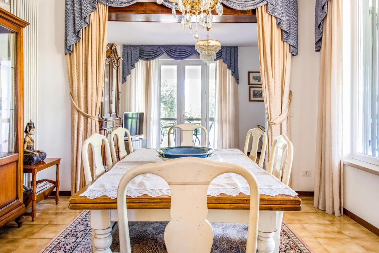 Villa Carini With 3000 Mq Garden & Heated Pool Castelnuovo del Garda Esterno foto