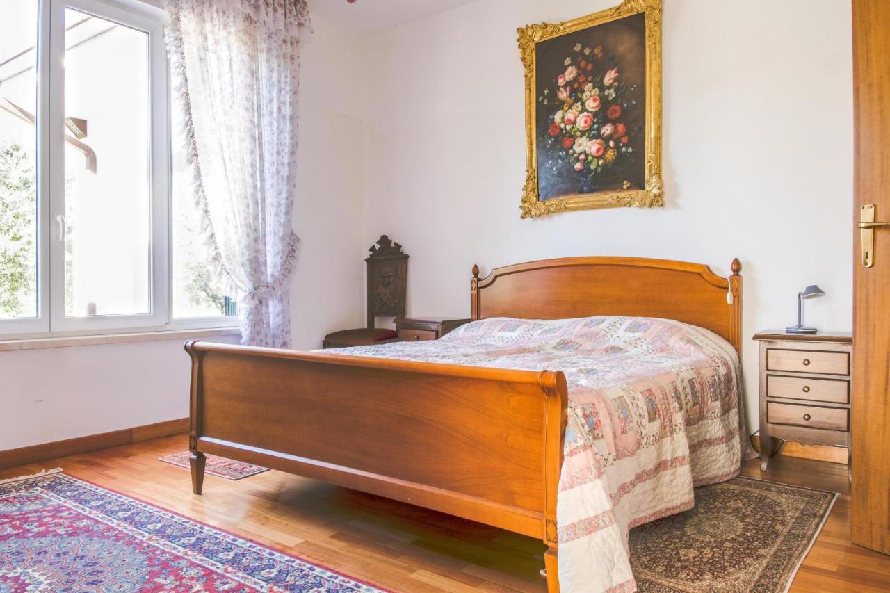 Villa Carini With 3000 Mq Garden & Heated Pool Castelnuovo del Garda Esterno foto