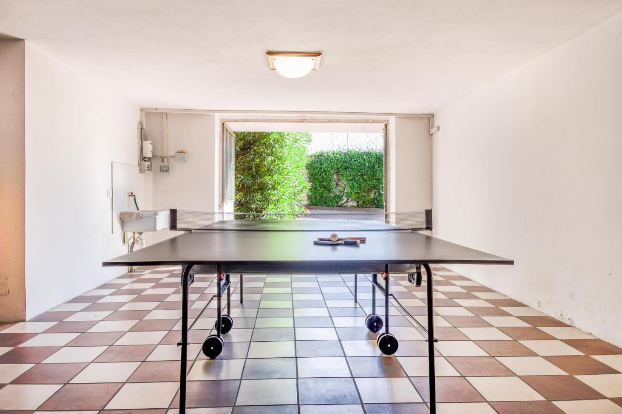 Villa Carini With 3000 Mq Garden & Heated Pool Castelnuovo del Garda Esterno foto