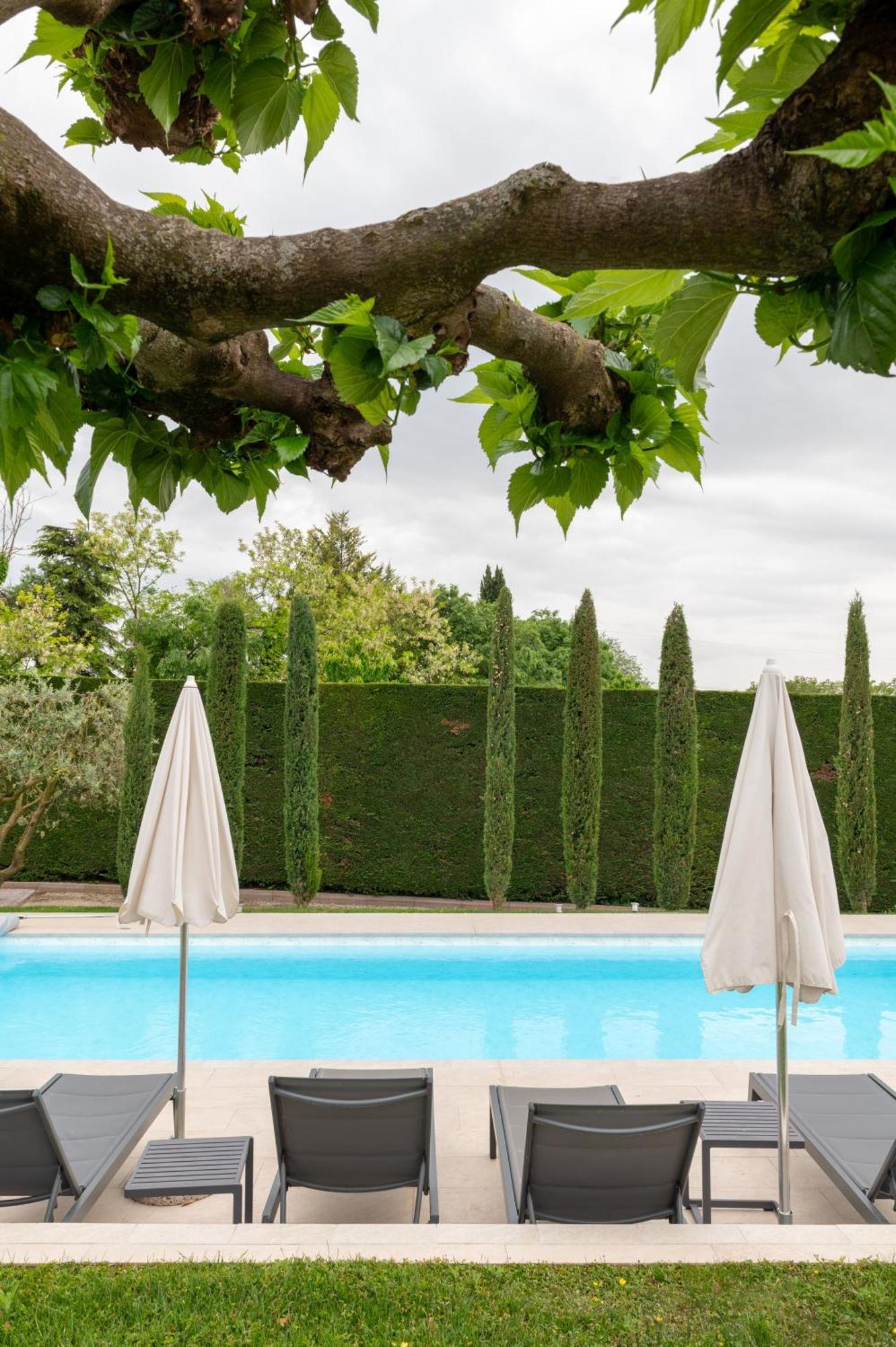Villa Carini With 3000 Mq Garden & Heated Pool Castelnuovo del Garda Esterno foto