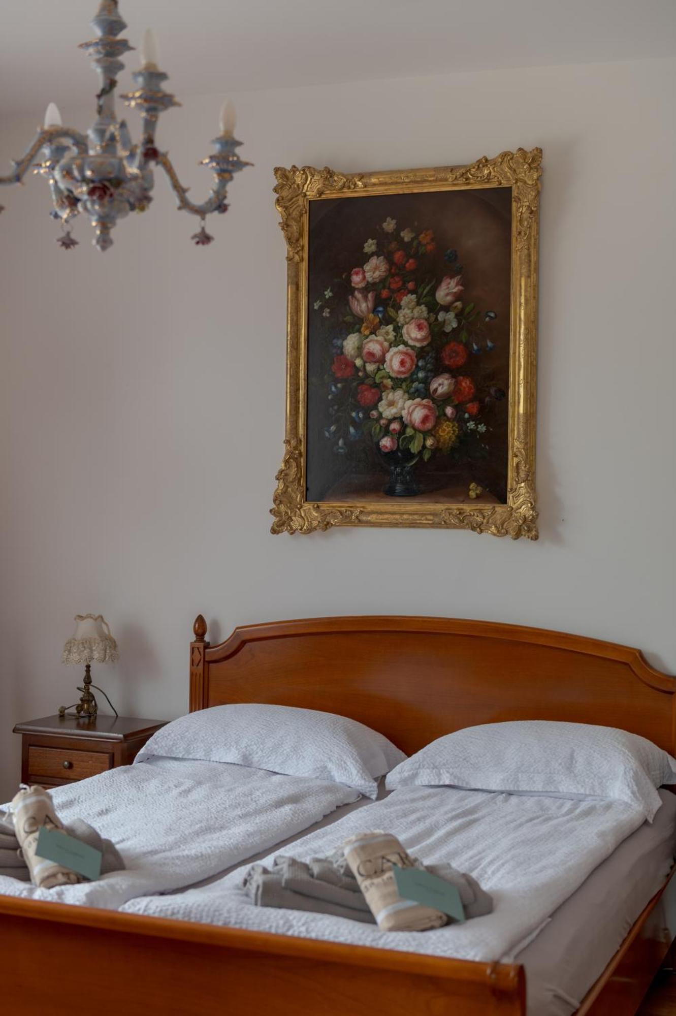 Villa Carini With 3000 Mq Garden & Heated Pool Castelnuovo del Garda Esterno foto